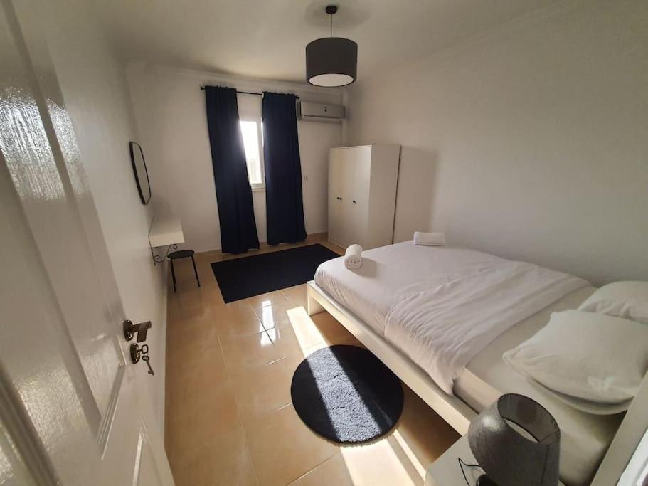 Stylish And Luxurious Apartment *